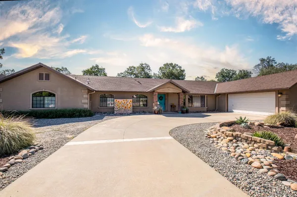$525,000 | 42404 John Muir Drive, Coarsegold, CA 93614
