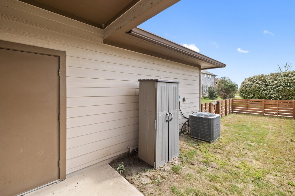 719 Coconut Grove Street Pflugerville, TX 78660 - Photo 29 of 31 a view of outdoor space with seating area