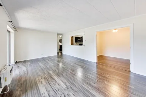 $179,900 | 1056 North Mill Street, Unit 107, Naperville, IL 60563