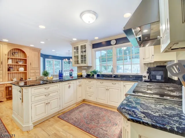 $1,420,000 | 82 Roxiticus Road, Far Hills, NJ 07931