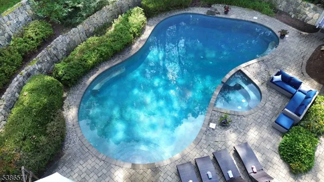 $1,420,000 | 82 Roxiticus Road, Far Hills, NJ 07931