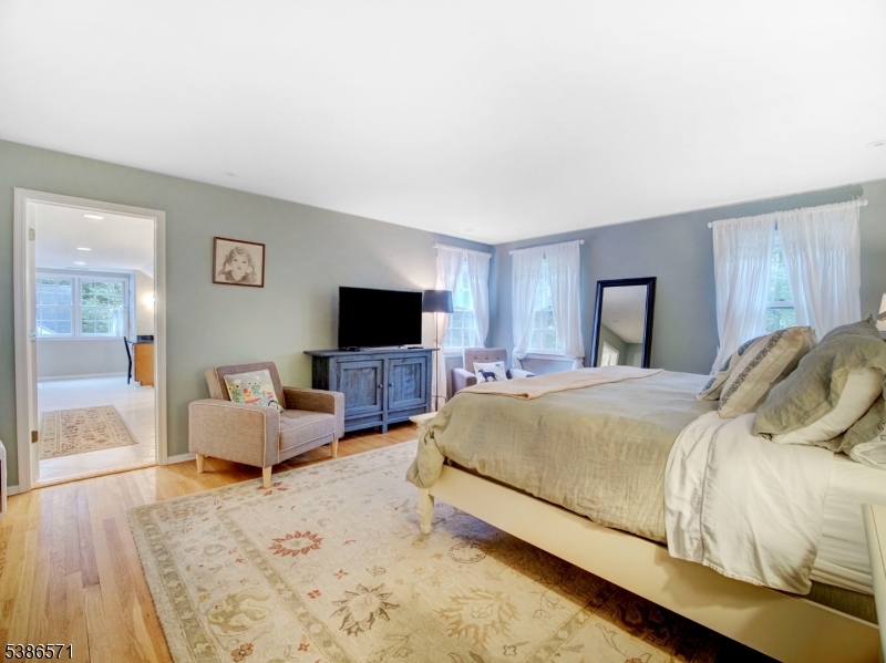 82 Roxiticus Road Far Hills, NJ 07931 - Photo 25 of 42