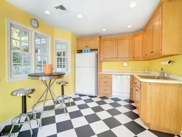 $1,420,000 | 82 Roxiticus Road, Far Hills, NJ 07931