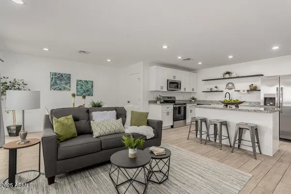 $1,850 | 3153 West Sweetwater Avenue, Phoenix, AZ 85029