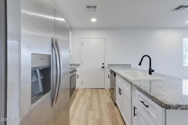 $1,850 | 3153 West Sweetwater Avenue, Phoenix, AZ 85029