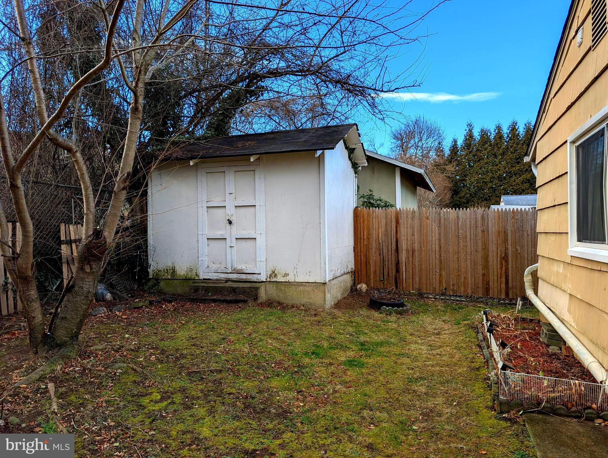 12816 Valleywood Drive Silver Spring, MD 20906 - Photo 20 of 20 a backyard of a house