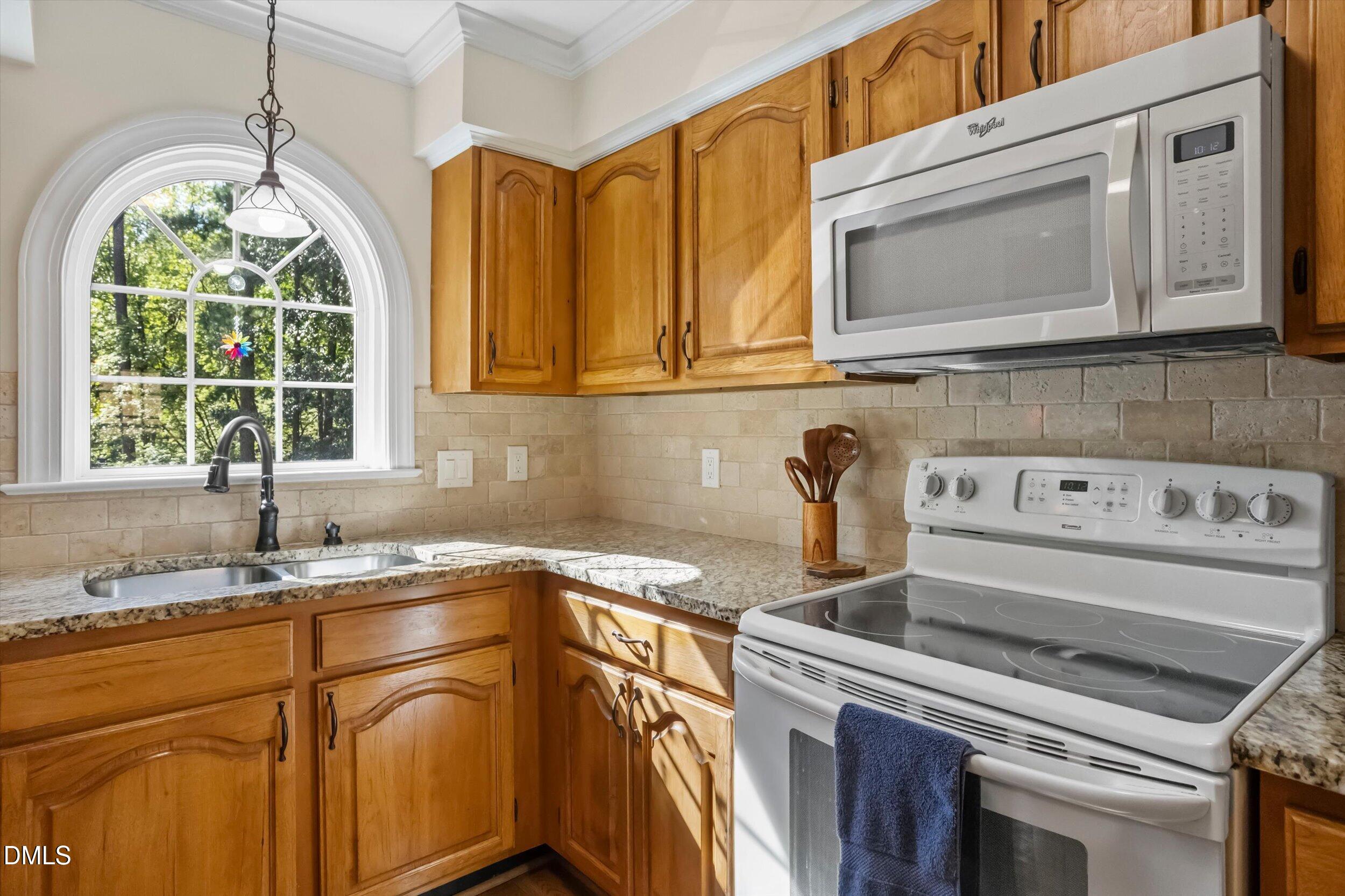 6707 Queen Annes Drive Raleigh, NC 27613 - Photo 6 of 33 Kitchen