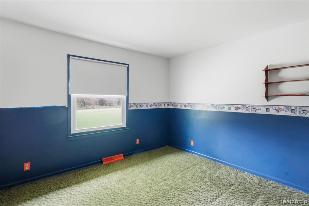 396 Plum Creek Road Lapeer, MI 48446 - Photo 14 of 41