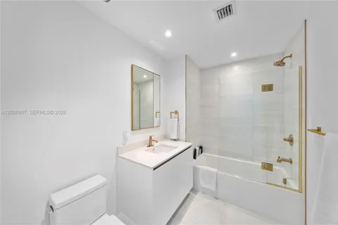 $4,250,000 | 2678 Tigertail Avenue, Unit 1702, Miami, FL 33133