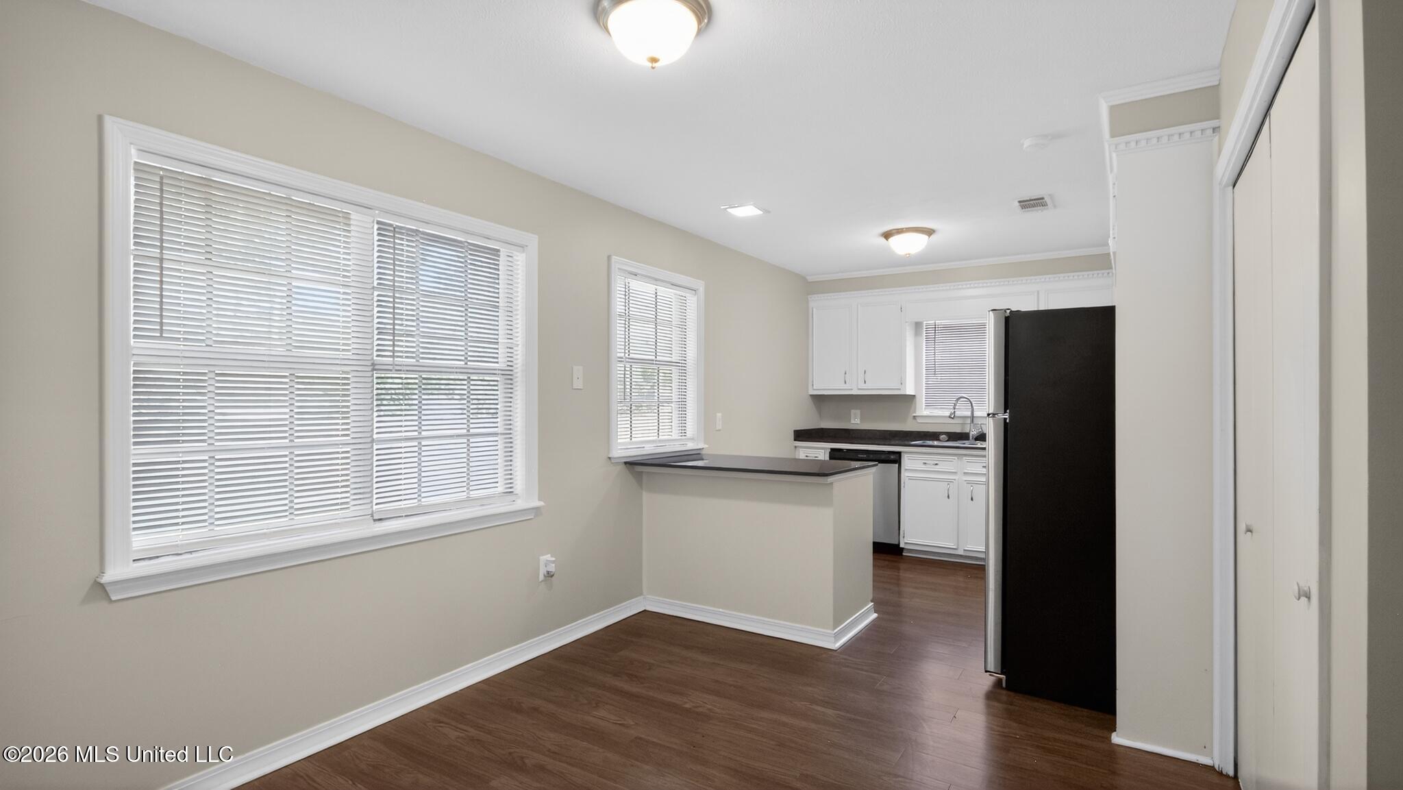 151 Plum Tree Road Brandon, MS 39047 - Photo 5 of 15 06_151_Plum_Tree_Rd-Dining_room-9418