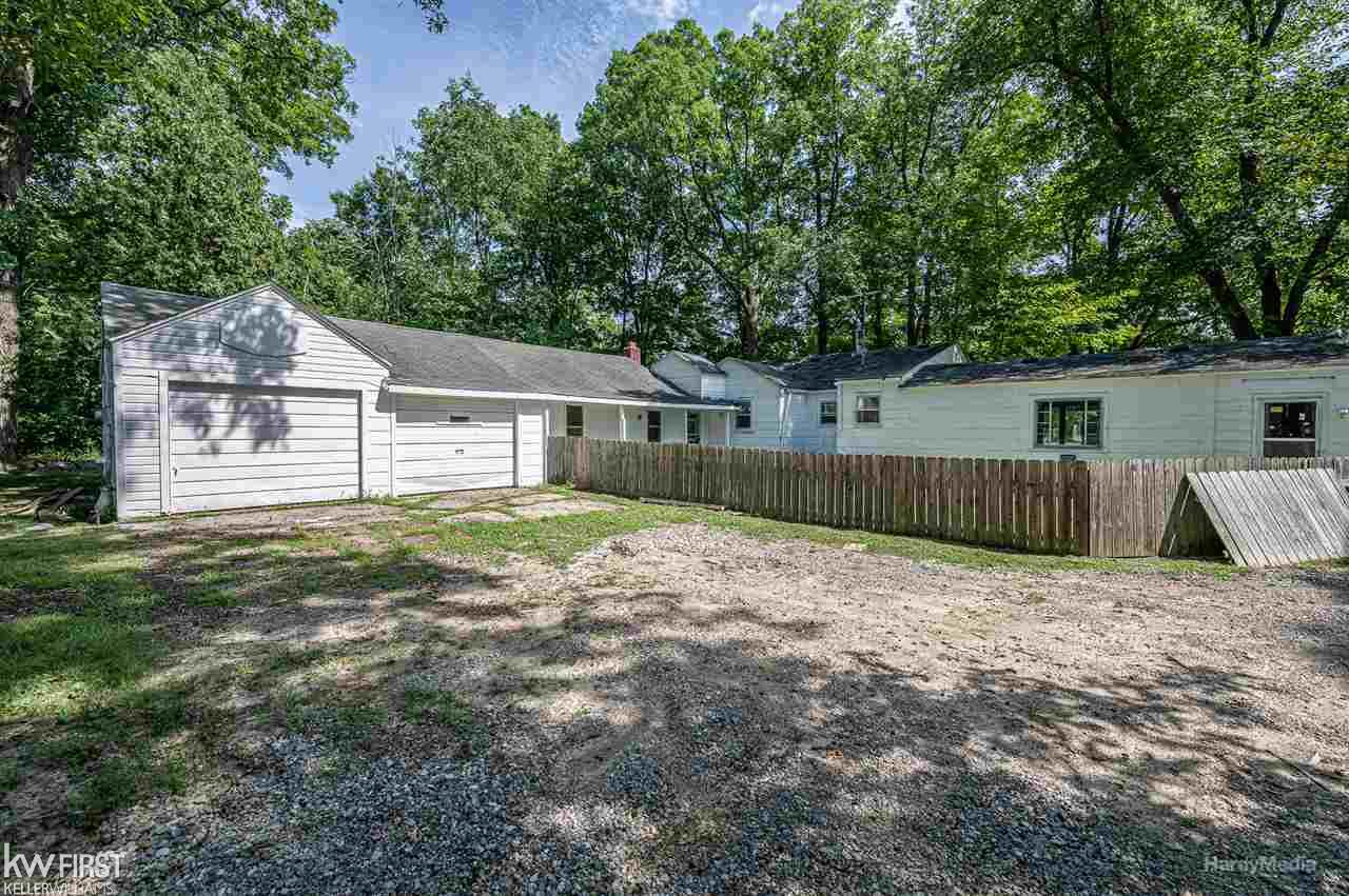 5366 Davison Road Lapeer, MI 48446 - Photo 11 of 36