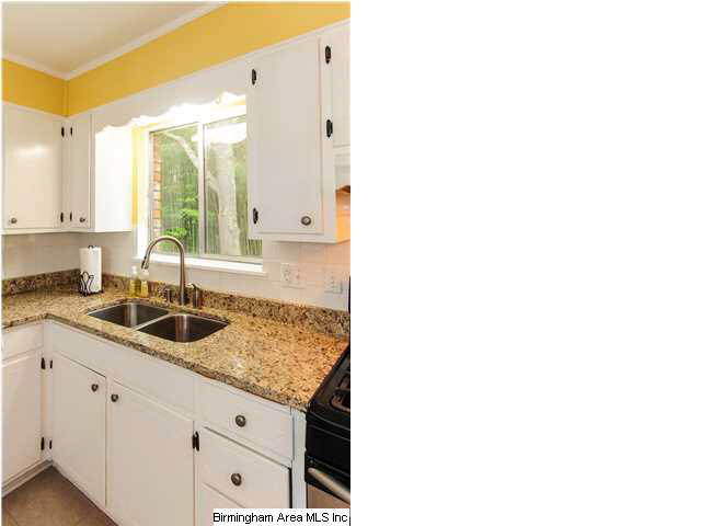 916 South Forrest Drive Birmingham, AL 35209 - Photo 7 of 24
