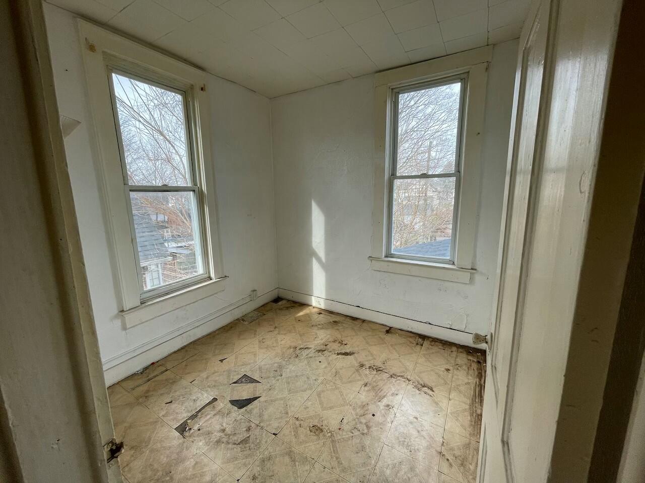39 North Douglas Avenue Springfield, OH 45503 - Photo 9 of 28