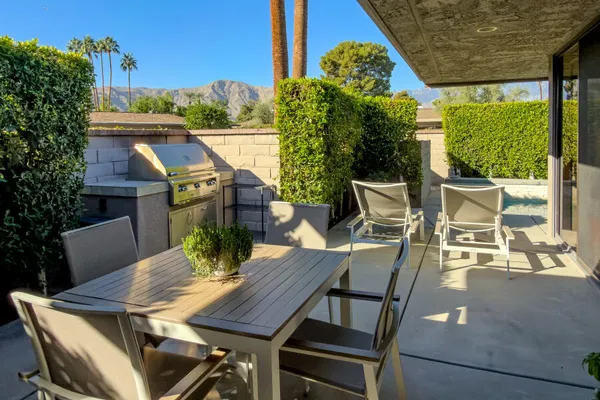$1,249,800 | 15 Dartmouth Drive, Rancho Mirage, CA 92270