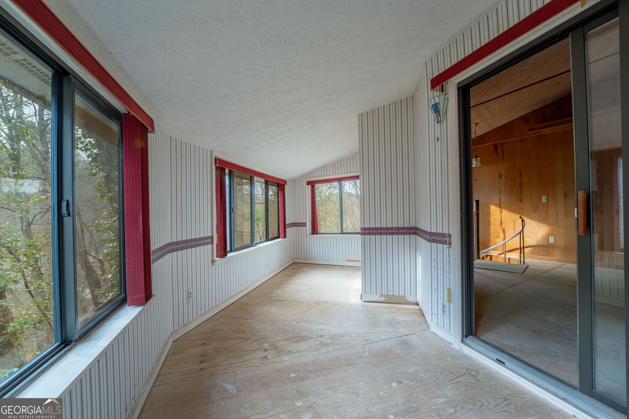 159 Clare Lane Rabun Gap, GA 30568 - Photo 21 of 41 a view of a hallway with interior of the house