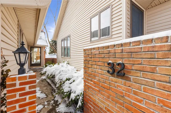 $284,900 | 32 Greenwood Park, Pittsford, NY 14534