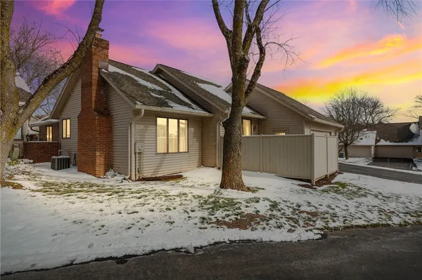 $284,900 | 32 Greenwood Park, Pittsford, NY 14534