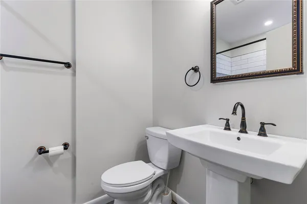 $284,900 | 32 Greenwood Park, Pittsford, NY 14534