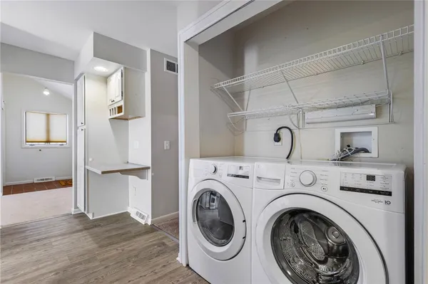 $284,900 | 32 Greenwood Park, Pittsford, NY 14534