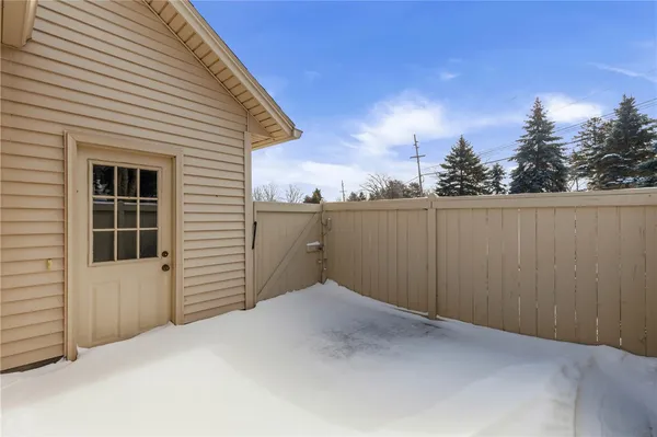 $284,900 | 32 Greenwood Park, Pittsford, NY 14534