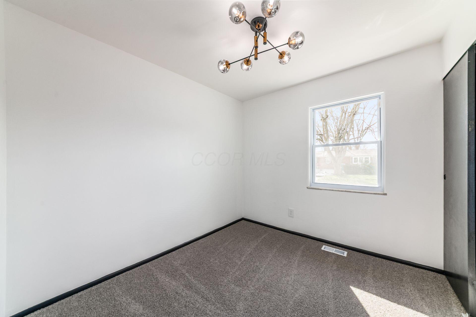 5548 Roche Drive Columbus, OH 43229 - Photo 23 of 49 020_ Dr Columbus OH 43229 USA