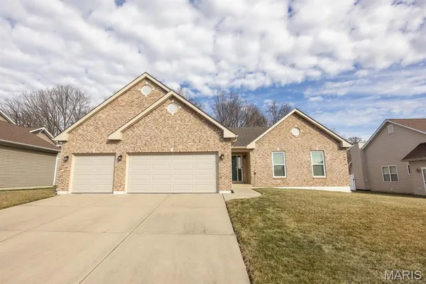 $389,900 | 700 Thoreau Drive, O'Fallon, IL 62269