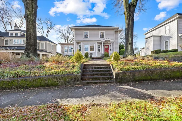 $429,000 | 209 West 3rd Avenue, Gastonia, NC 28052