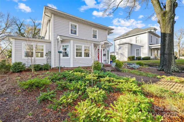 $429,000 | 209 West 3rd Avenue, Gastonia, NC 28052