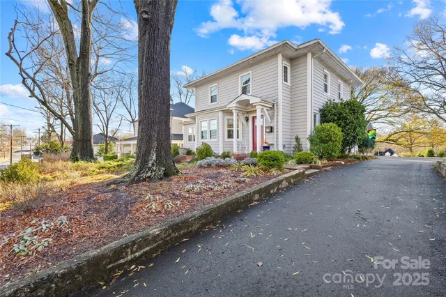 $429,000 | 209 West 3rd Avenue, Gastonia, NC 28052