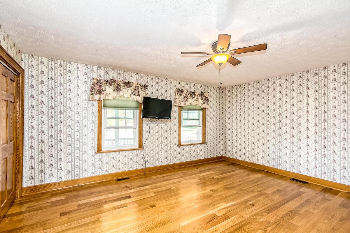 13901 Commercial Point Road Ashville, OH 43103 - Photo 17 of 65 Gallery Image 17