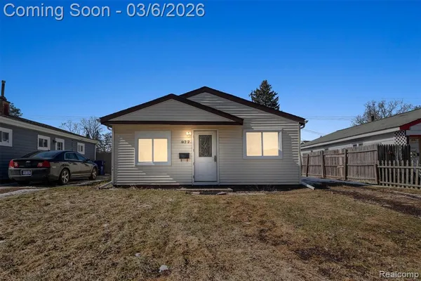 $1,600 | 977 Kettering Avenue, Pontiac, MI 48340