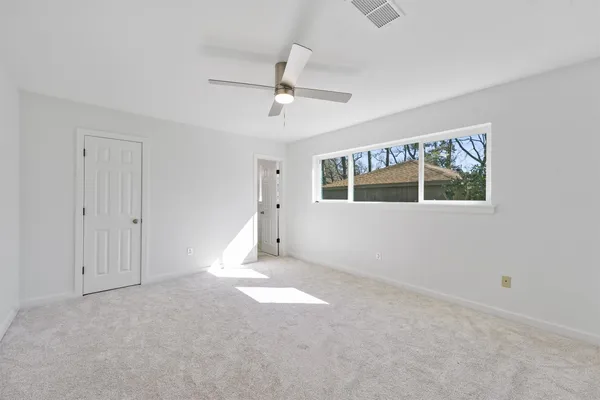 $2,400 | 205 Elmwood Street, Huntsville, TX 77320