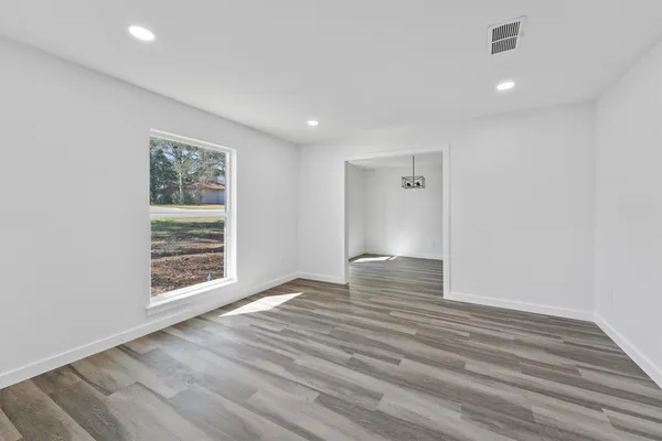 $2,400 | 205 Elmwood Street, Huntsville, TX 77320