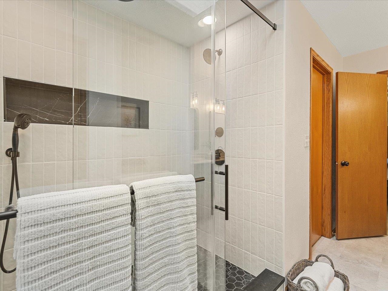 8027 Barclay Road Rockford, IL 61102 - Photo 32 of 67 a bathroom with a shower