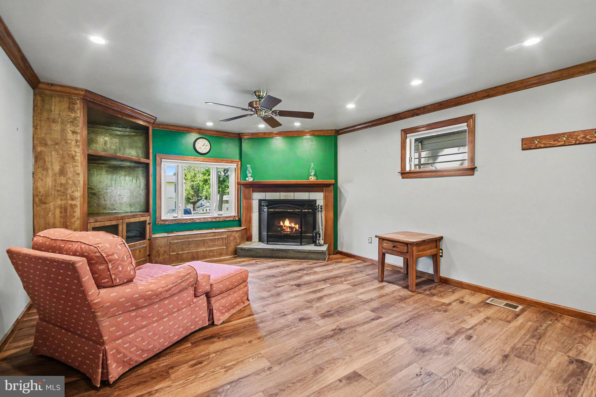 102 Redford Road Oreland, PA 19075 - Photo 9 of 43