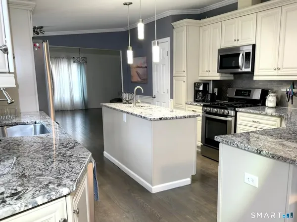 $3,800 | 75 Union City Road, Naugatuck, CT 06770