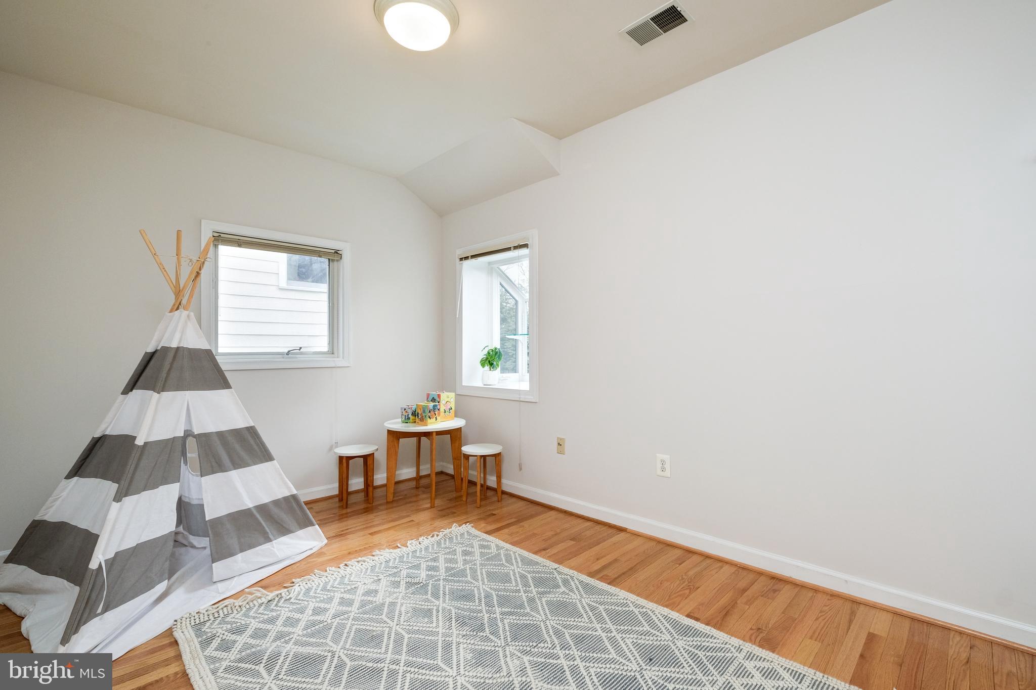 6417 83rd Place Cabin John, MD 20818 - Photo 29 of 48