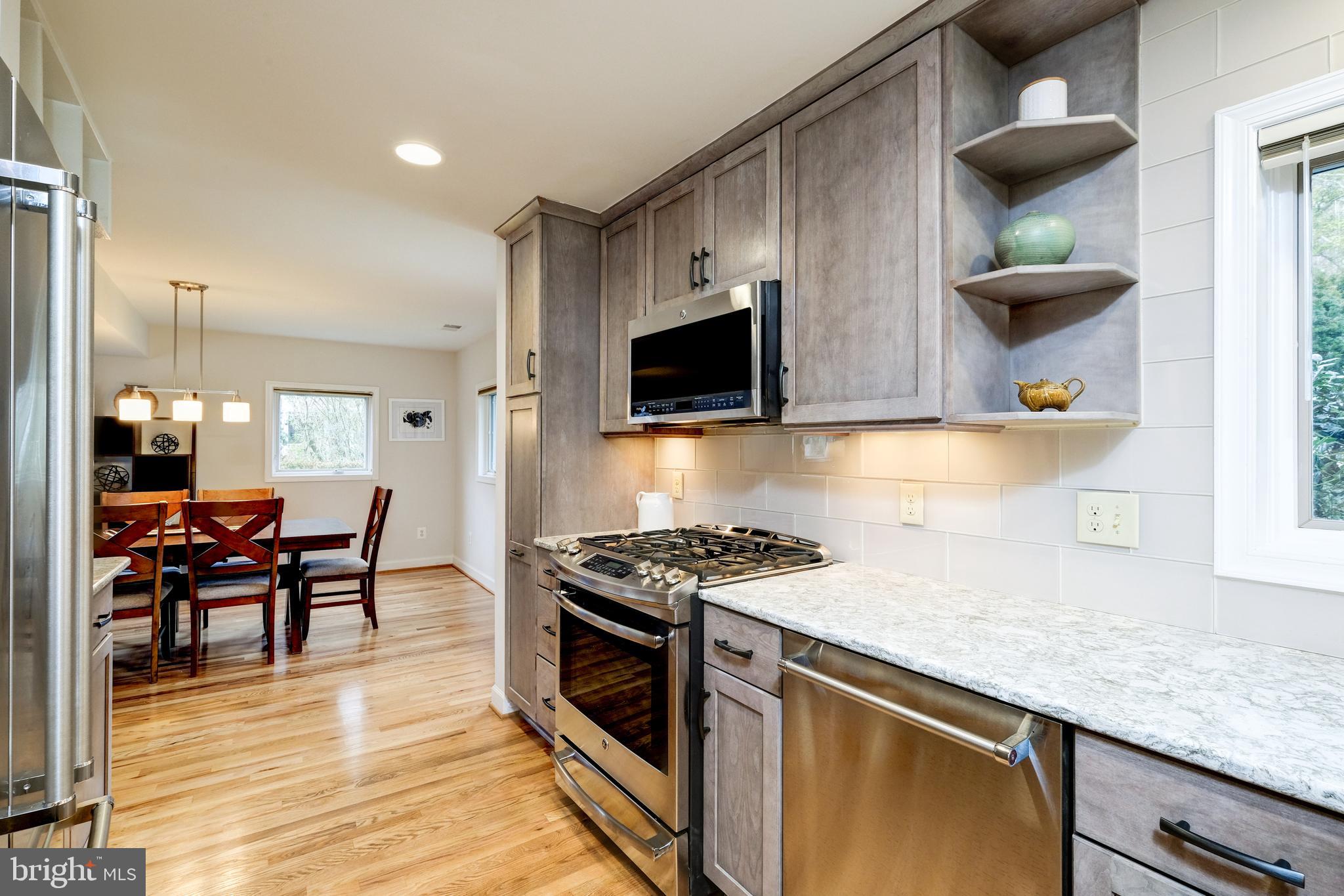 6417 83rd Place Cabin John, MD 20818 - Photo 10 of 48