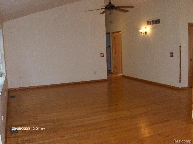 4087 5 Lakes Road North Branch, MI 48461 - Photo 7 of 18 GREAT ROOM