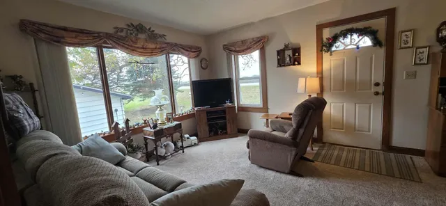 $214,900 | 78665 County Road 46, Albert Lea, MN 56007