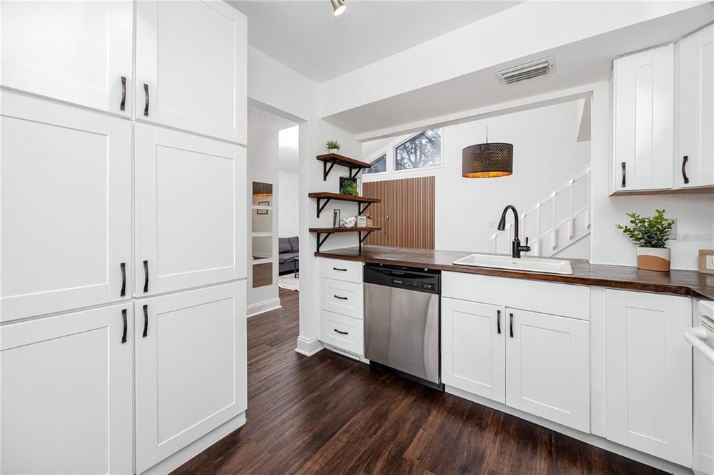 2095 Sunset Point Road, Unit 2504 Clearwater, FL 33765 - Photo 14 of 34