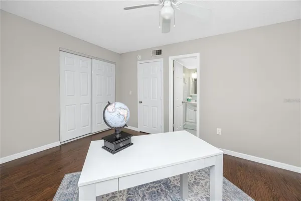 $1,995 | 2095 Sunset Point Road, Unit 2504, Clearwater, FL 33765