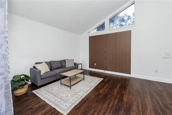 $1,995 | 2095 Sunset Point Road, Unit 2504, Clearwater, FL 33765