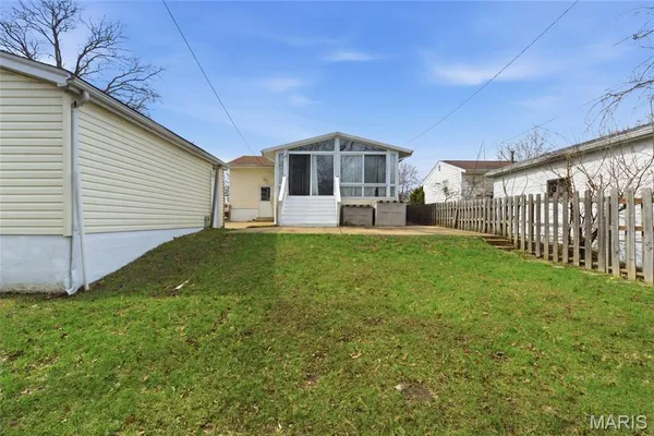 $200,000 | 3917 Crosby Drive, St. Louis, MO 63123