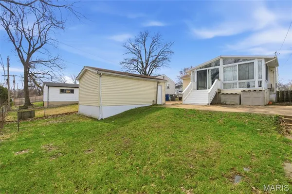 $200,000 | 3917 Crosby Drive, St. Louis, MO 63123