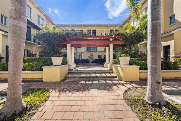 $2,650 | 111 South Sherrill Street, Tampa, FL 33609