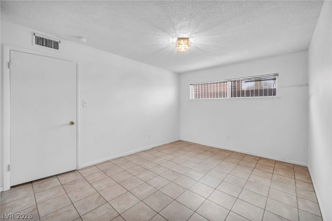 350 East Desert Inn Road, Unit 105 Las Vegas, NV 89109 - Photo 11 of 24