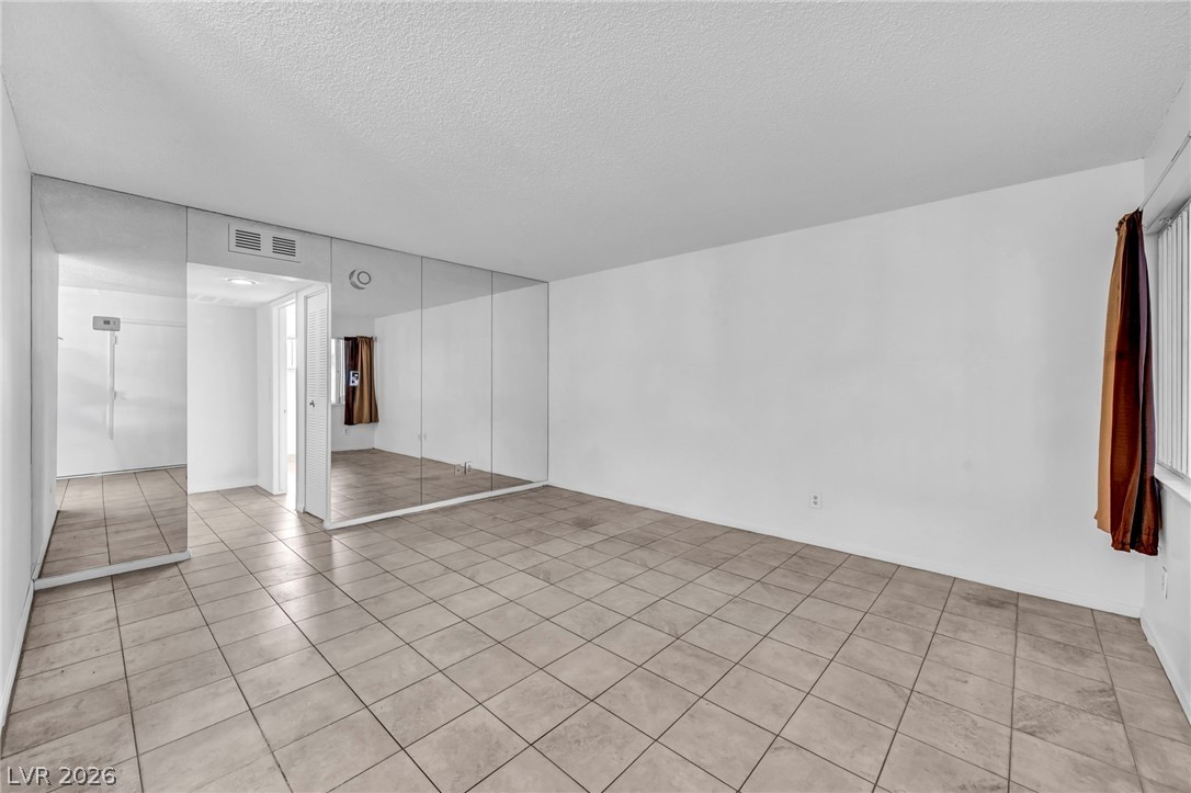 350 East Desert Inn Road, Unit 105 Las Vegas, NV 89109 - Photo 5 of 24