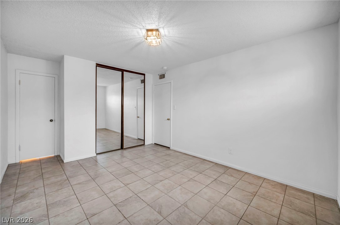 350 East Desert Inn Road, Unit 105 Las Vegas, NV 89109 - Photo 9 of 24