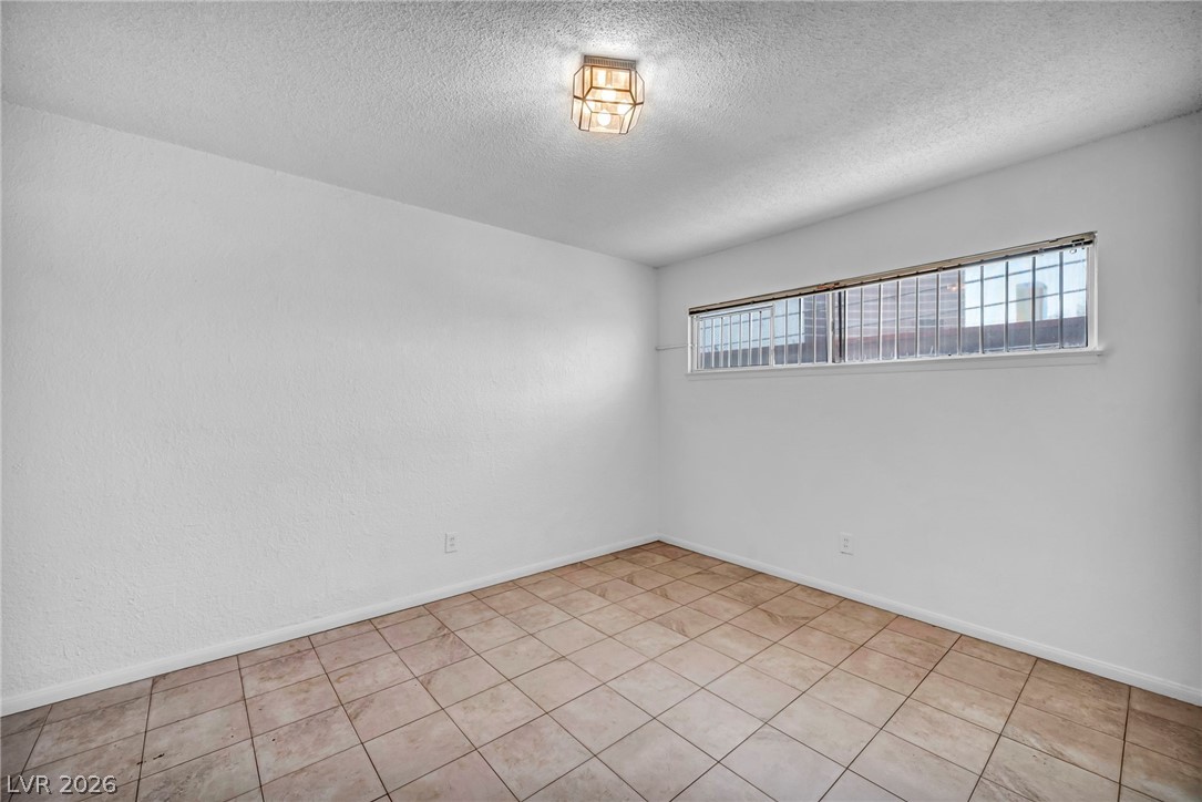 350 East Desert Inn Road, Unit 105 Las Vegas, NV 89109 - Photo 10 of 24